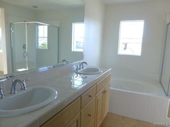 4th image of 15833 Courtland Ave