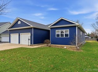822 Hamlet St, Batavia, IL