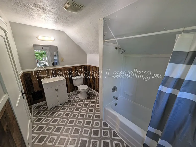 1850 E 33rd St — Photo 12