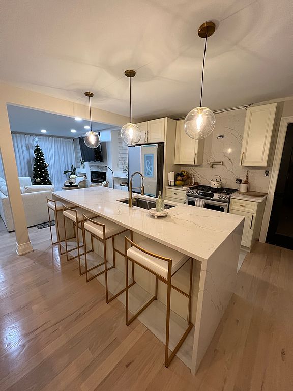 18365 Locust St - Property Image