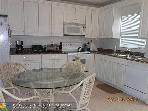 3rd image of 1166 Hillsboro Mile APT 25