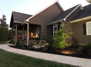 1075 Clear View Farm Dr, Dayton, TN 37321