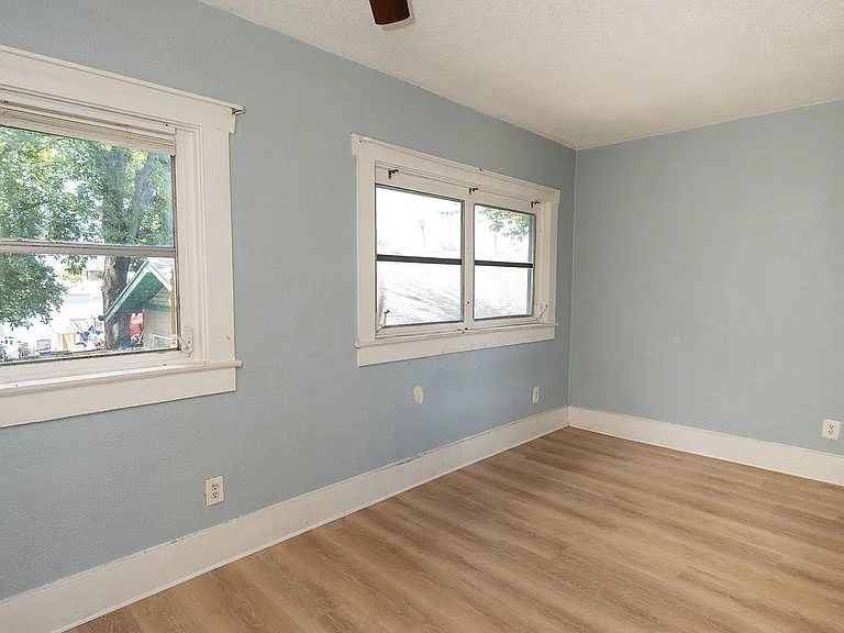 306 Taylor Ave #B — Photo 1