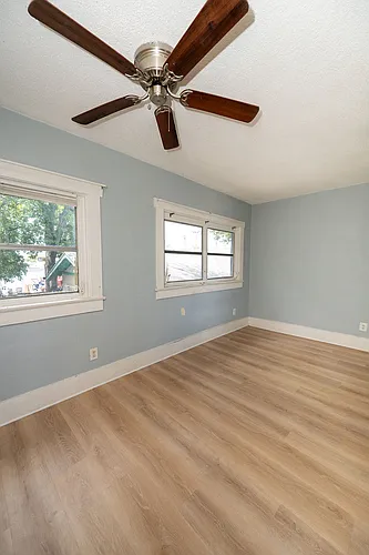 306 Taylor Ave #B Photo 1