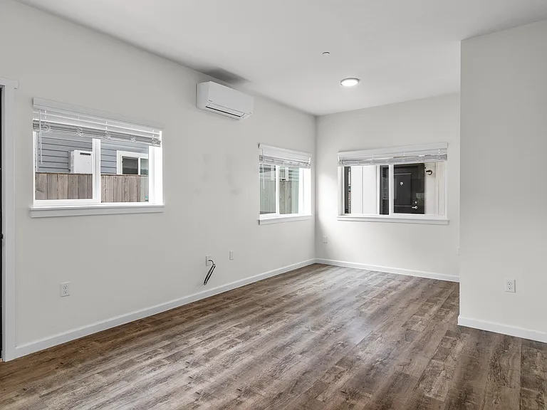 611 Anderson — Photo 22