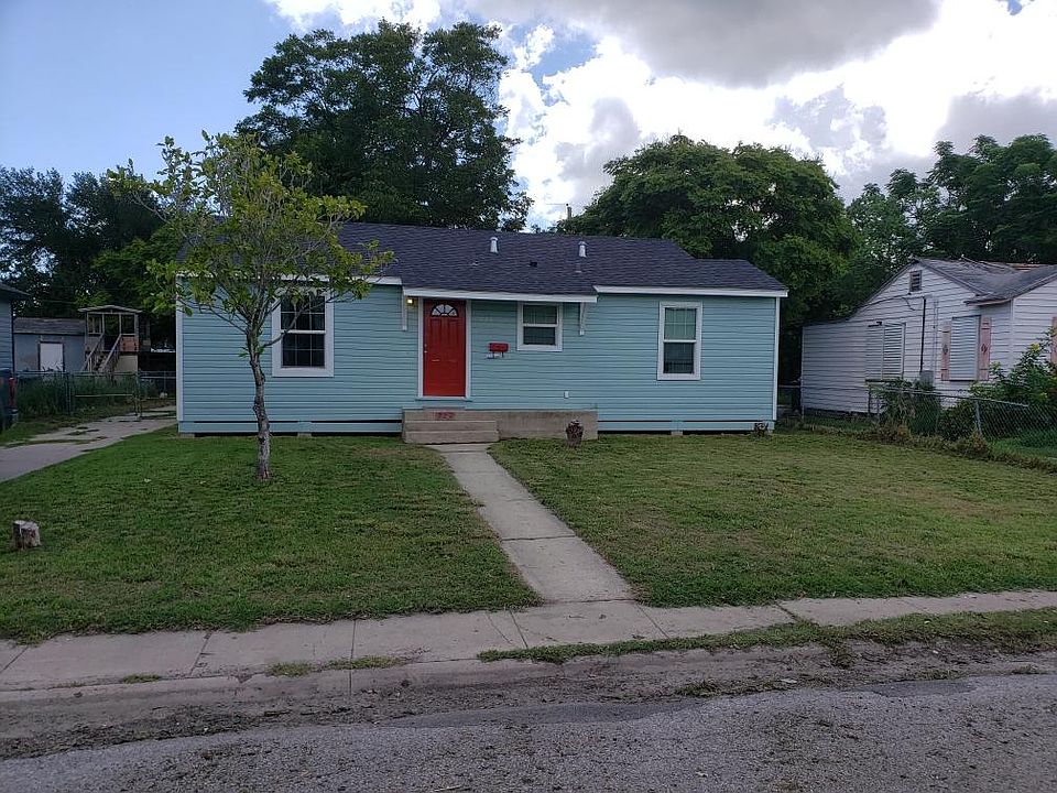 1st image of 726 W Cornelia Cir