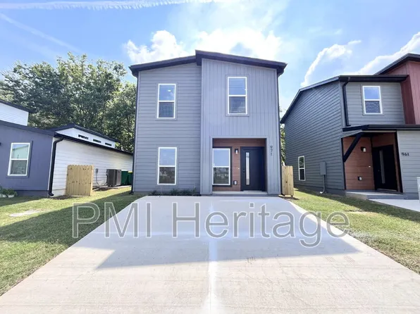 971 Reading Railroad Ln, Centerton, AR 72719