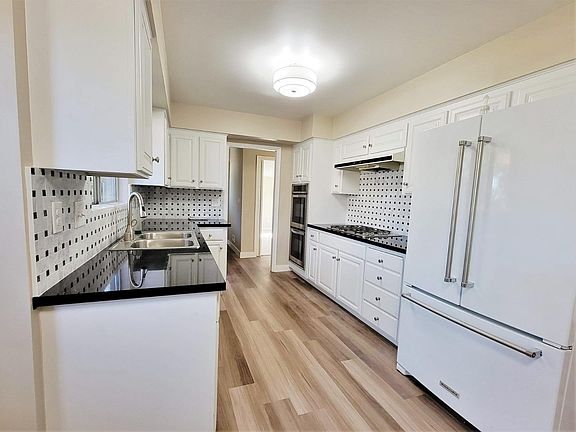 4th image of 1154 Cordelia Ave