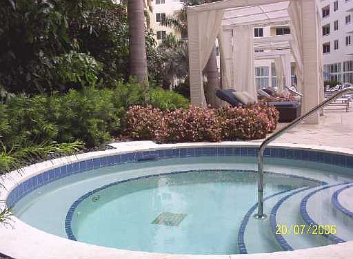 5th image of 2775 NE 187th St APT 622