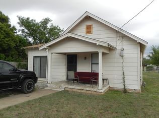 1005 S Pecos St, Coleman, TX 76834
