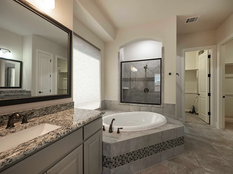 12824 Flatiron Trl — Photo 25
