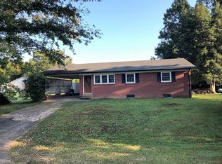 29 Davis Dr, Marion, NC 28752