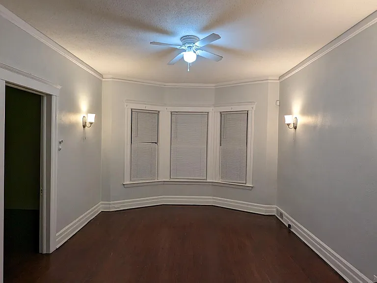 534 Holbrook St #1 — Photo 6