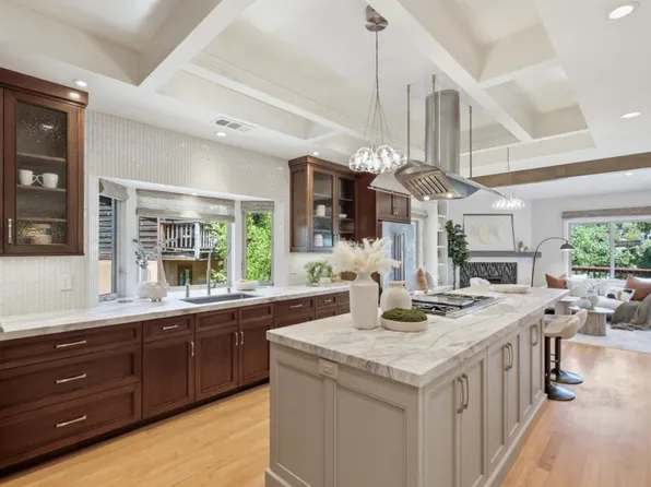 643 Vista Dr, Redwood City, CA 94062