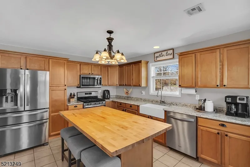 28 Oak Ter photo 1