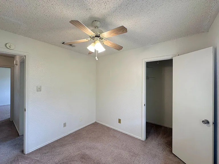 2312 Silverhill Dr — Photo 27
