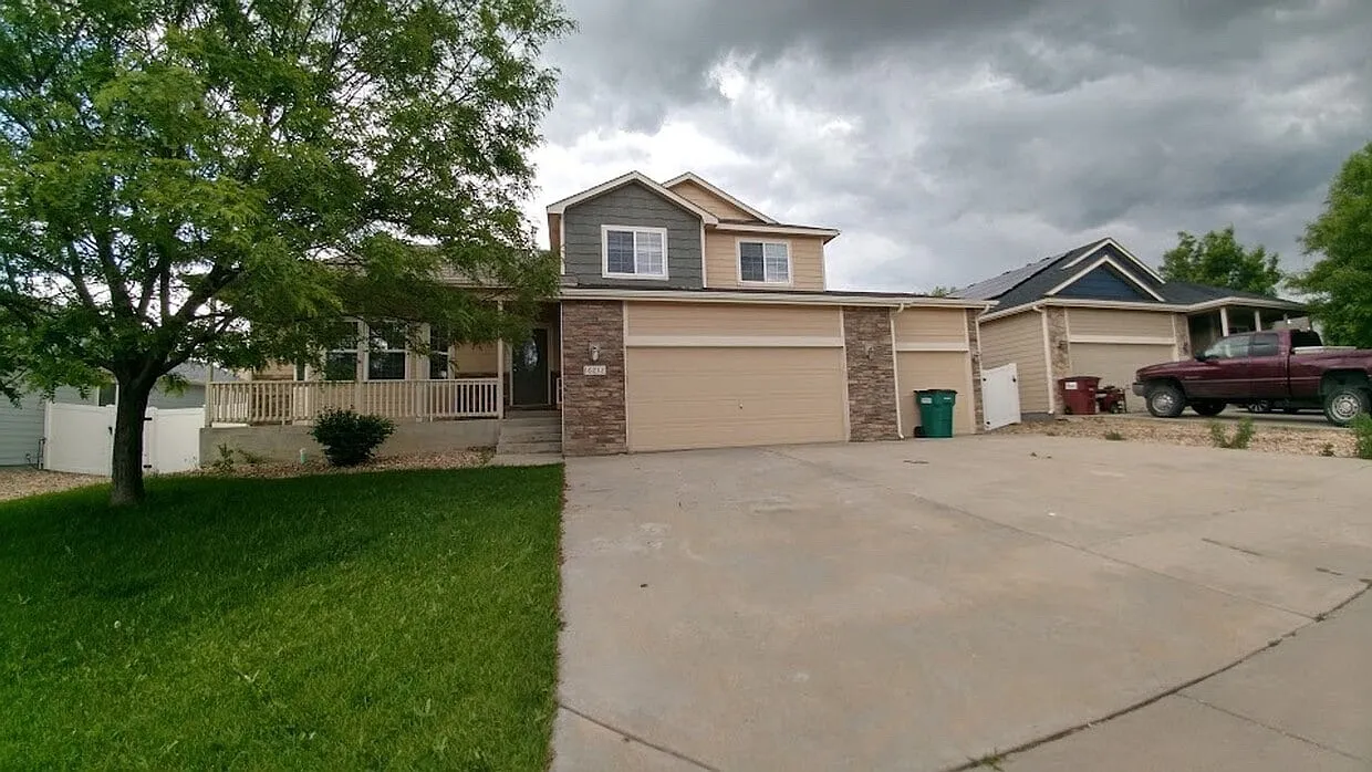 4 bed, 2756 sqft, $3,195 — Photo 2