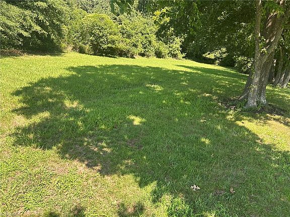 3rd image of 3123 McConnell Rd