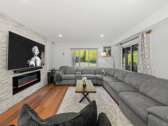 2nd image of 12501 76a Ave