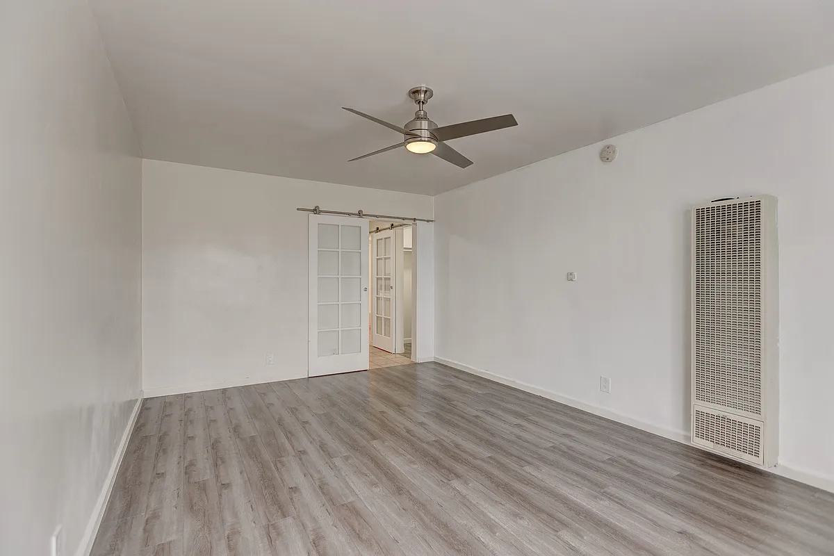 Building Photo - 1164 S Norton Ave #5