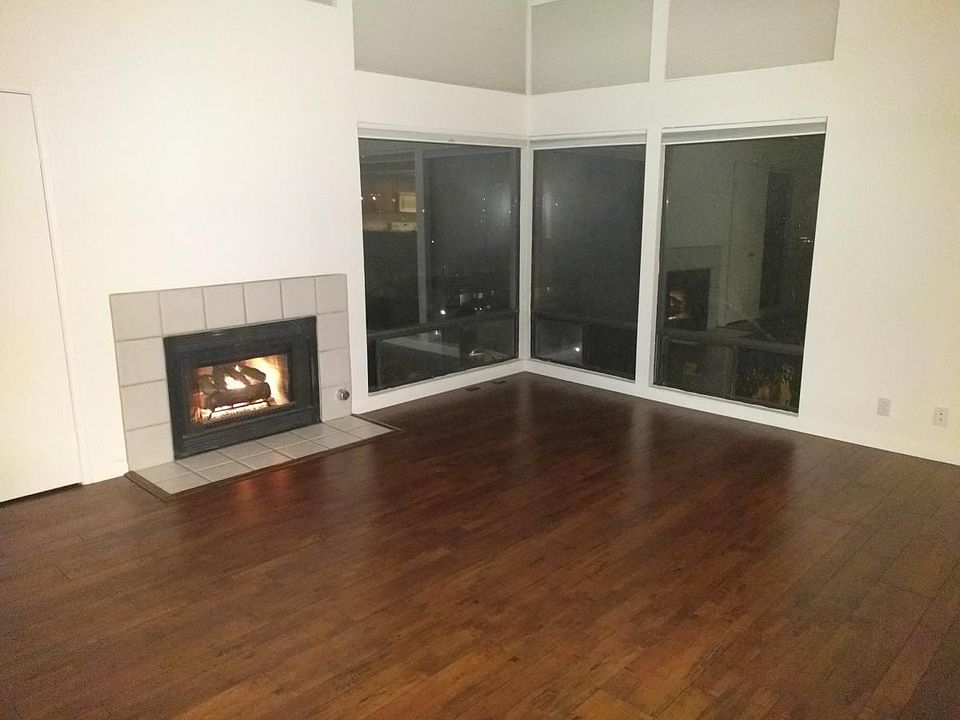 Main floor Living room