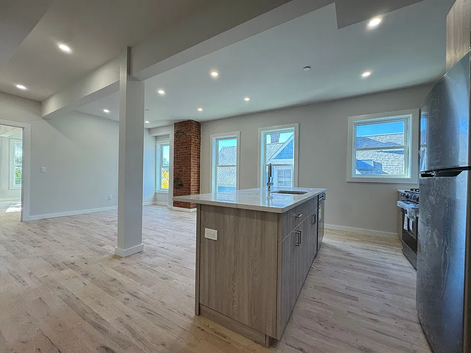 269 Humphrey St