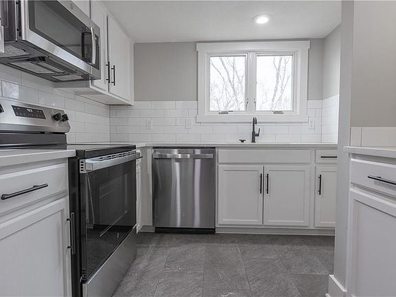 2nd image of 10863 Rosehill Rd