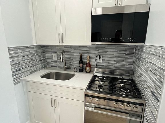 4th image of 201 Lareine Ave APT 304