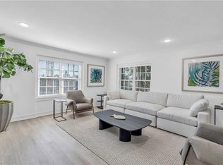 271 Broad Ave S #203, Naples, FL 34102