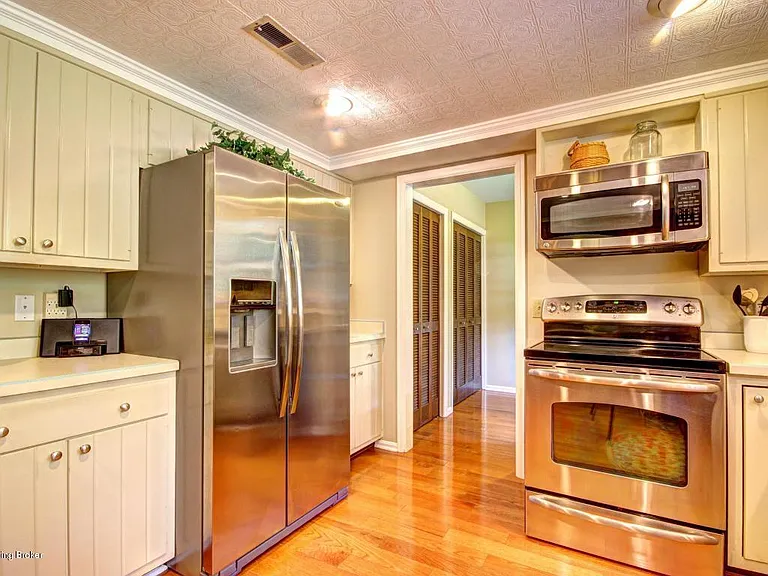 11207 Seatonville Rd — Photo 7