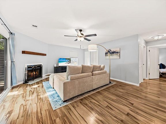 3rd image of 7910 Timbercreek Ln APT D