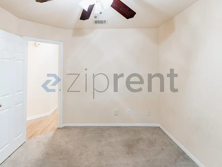 1215 Timber Bend Dr — Photo 17