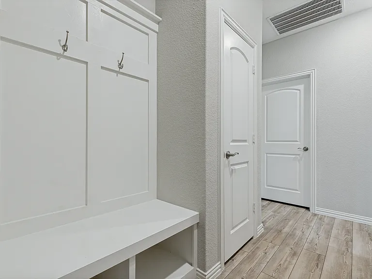 3125 Moldboard Dr — Photo 23