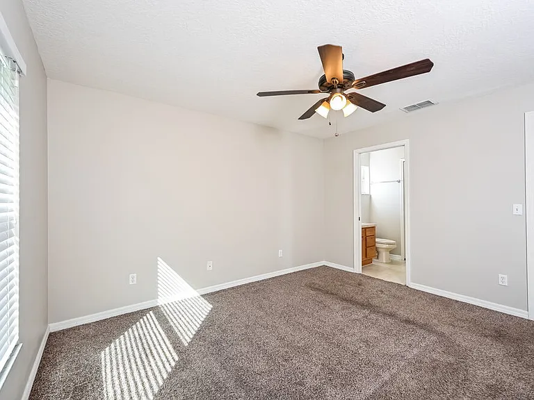 1323 Hillview Dr — Photo 9
