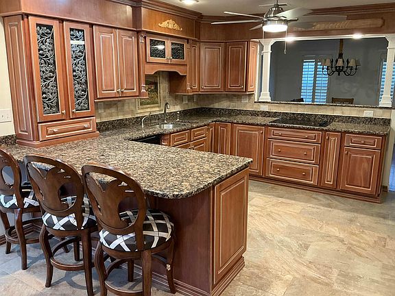 5th image of 7939 Dovie Ln