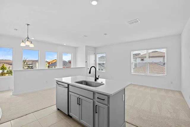 2964 Scout St — Photo 6