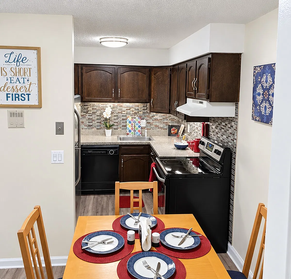 2 bed, 850 sqft, $1,850 — Photo 1