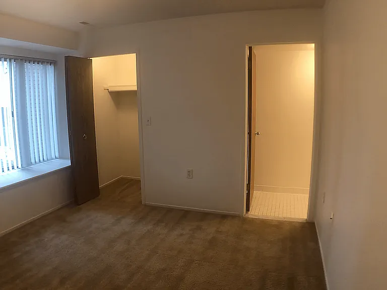 Prentiss Pointe Apartments — Photo 153