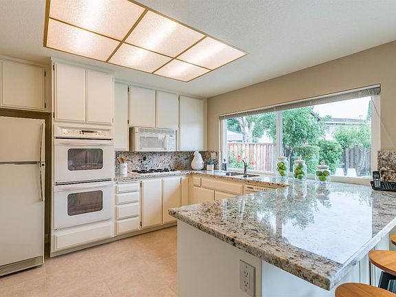 5th image of 2674 Ohlone Dr