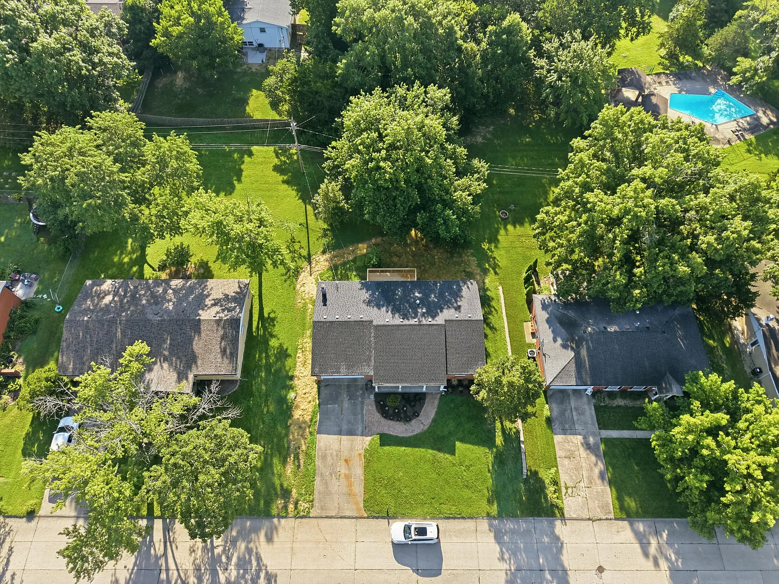 4 bed, 3.0 bath, 3170 sqft, $3,000 — Photo 2