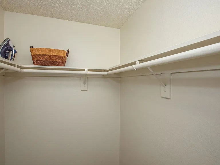 Rio Cancion Apartments — Photo 79