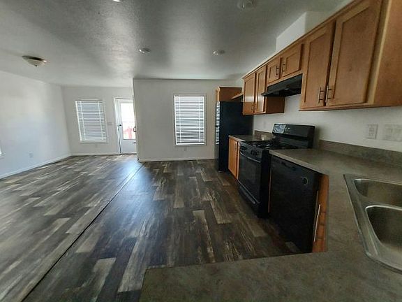 3rd image of 1624 Palm St Unit 212
