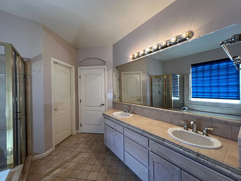 2456 E Marquise Ct — Photo 18