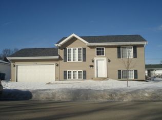 589 Webster Cir, Kankakee, IL 60901