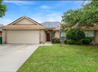 6645 Ridgetop Dr, Watauga, TX 76148