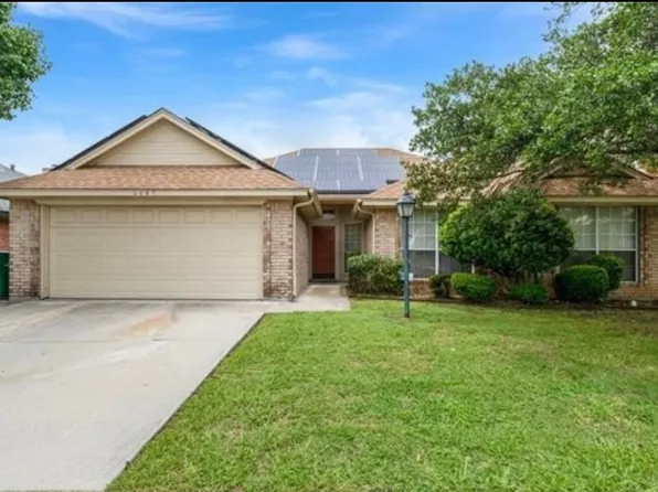 6645 Ridgetop Dr, Watauga, TX 76148