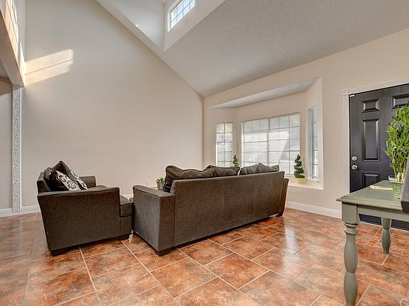 4th image of 1508 Teton St