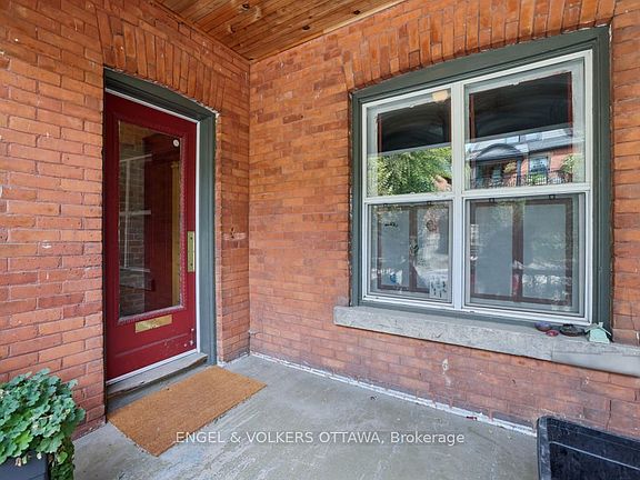 3rd image of 190 James St