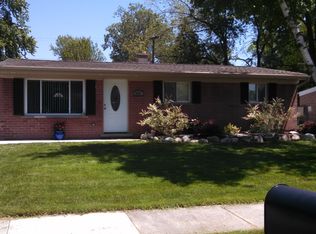 9441 Hazel St, Taylor, MI 48180