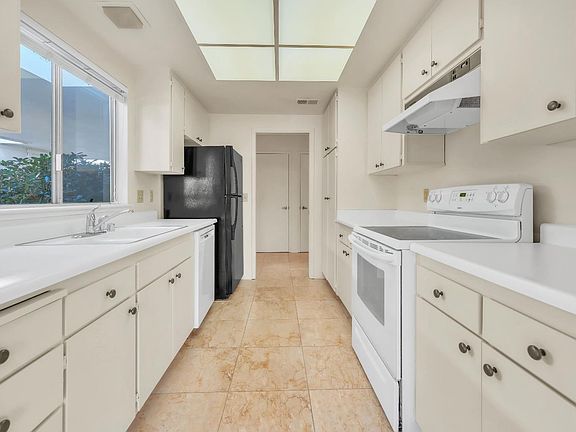 3rd image of 331 Pythian Road